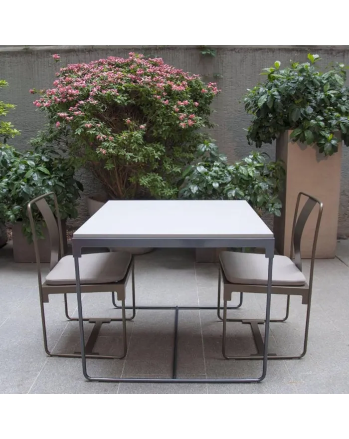 Mingx Outdoor Table