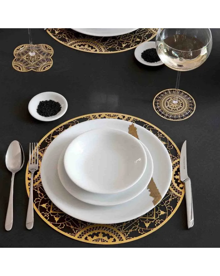 Italic Lace Round Placemat