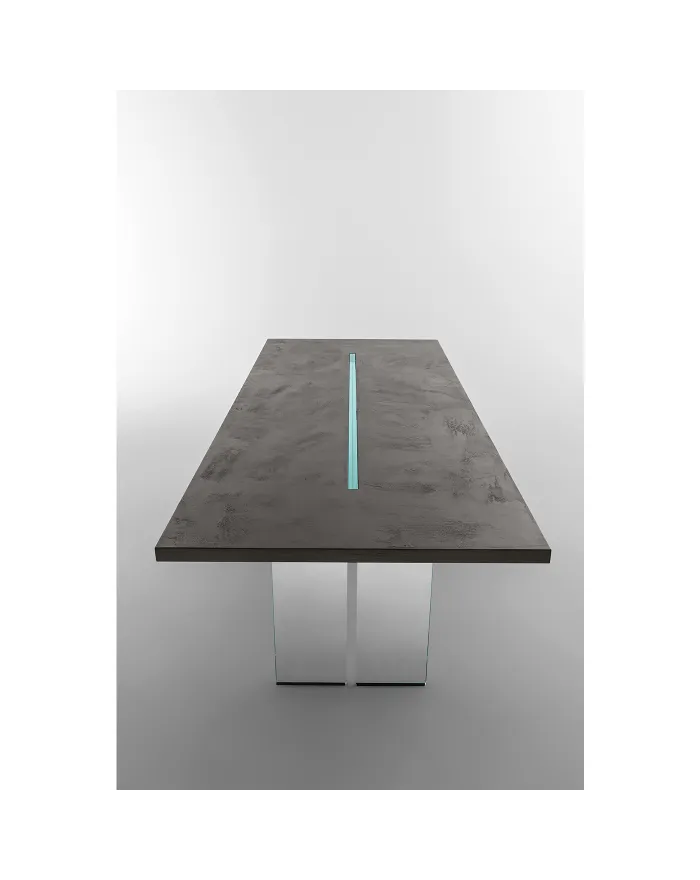 llt-wood-table