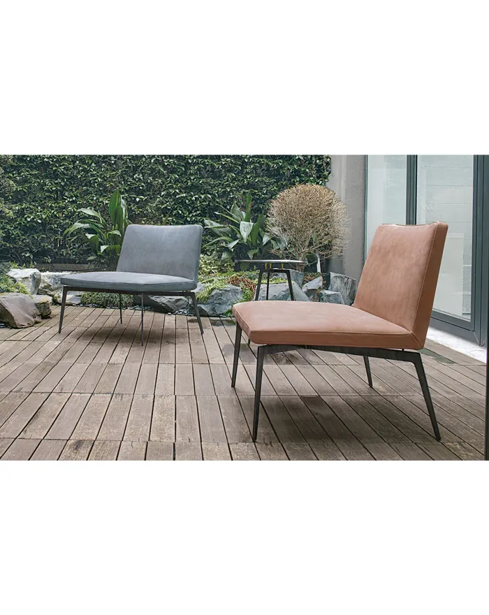 Flexa - Lounge Chair con Base in Metallo